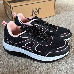 Women's AOV Arch Support Sneakers